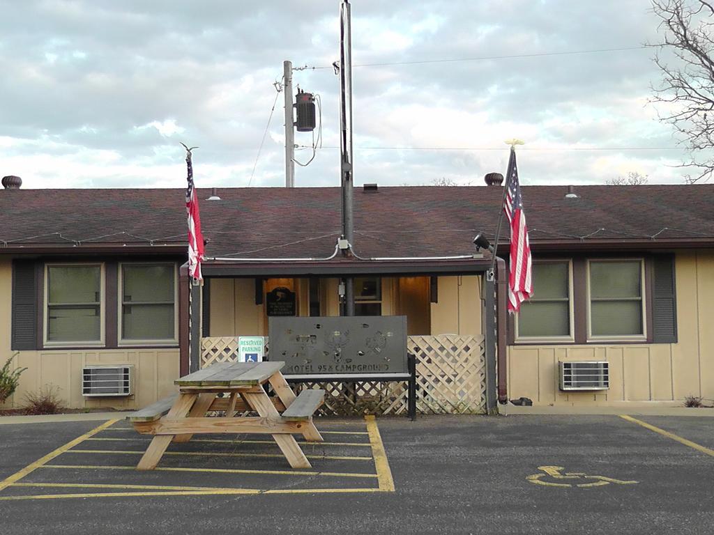 Motel 95 & Campground Hixton Exterior foto